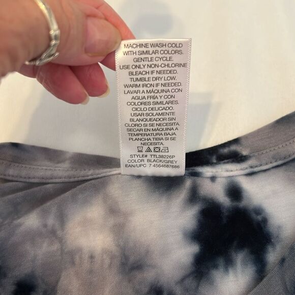 Time & Tru size small short sleeve black and grey tie dye knot front tunic EUC - Picture 5 of 10